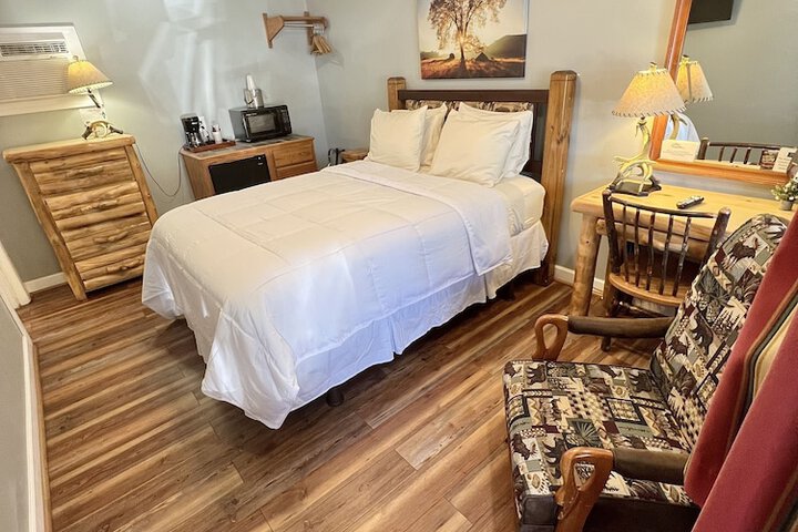 Room 33 of 191