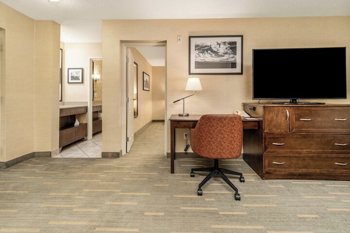 Room 115 of 200