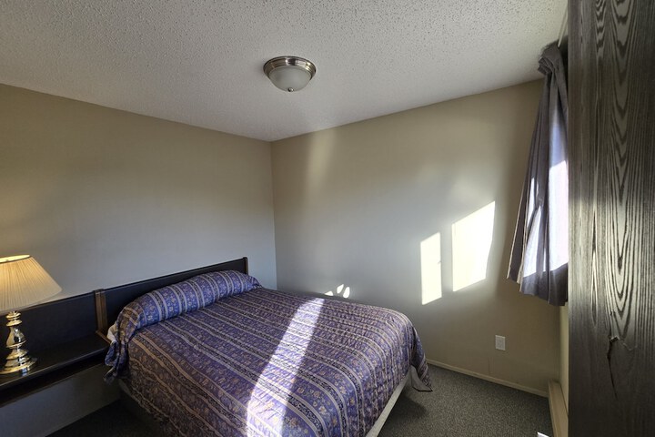Room 28 of 54