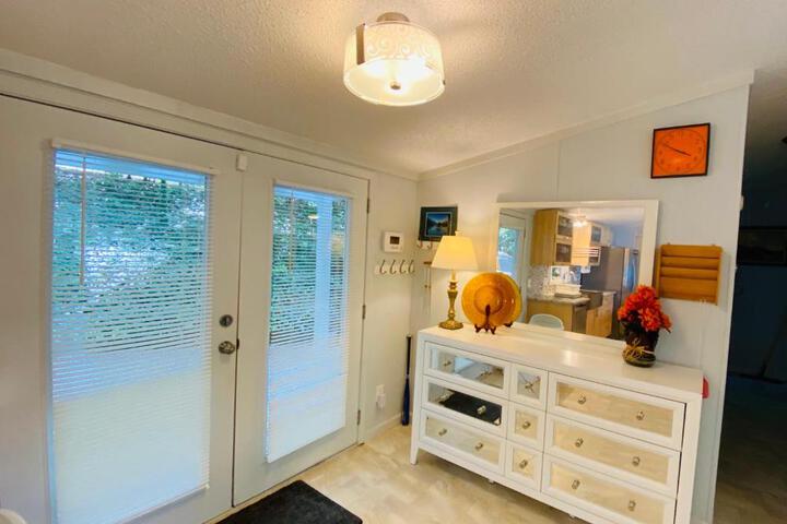 Paradise View Getaway-Dacha