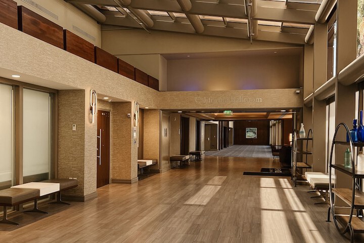Business Center 106 of 106