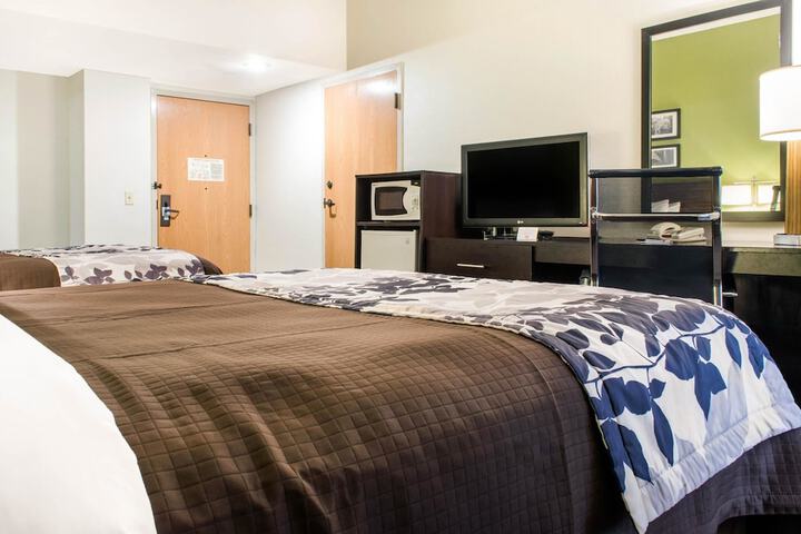 Room 14 of 36
