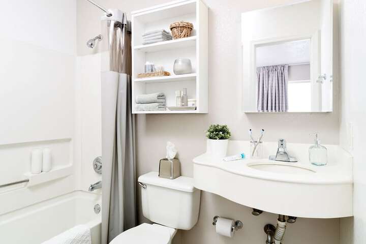 Room 15 of 25