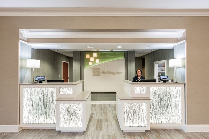 Holiday Inn & Suites Lake City by IHG