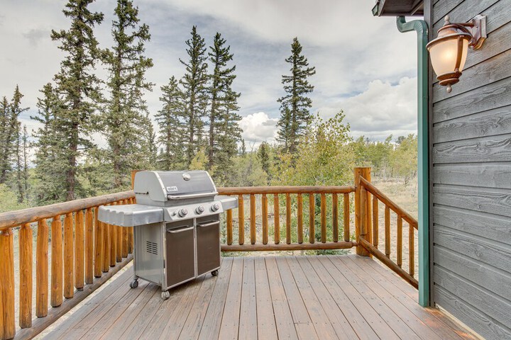 Jefferson Mountain Cabin w / Private Deck & Grill!