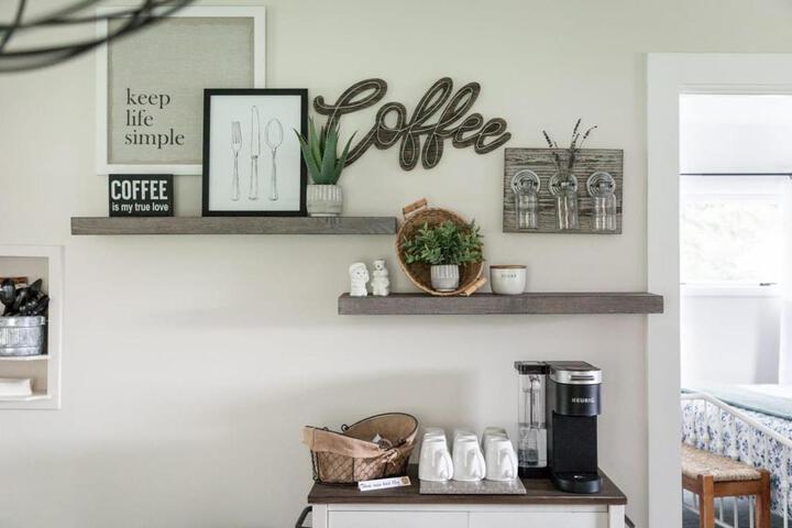 Cedar Creek Cottage Close to Downtown Traverse City Beaches and the TART Trail