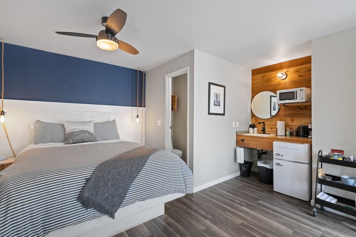 Room 37 of 108