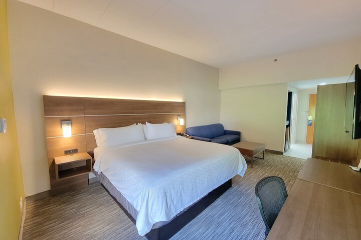 Holiday Inn Express Edgewood-Aberdeen-Bel Air by IHG