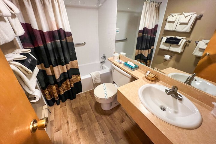 Room 43 of 261