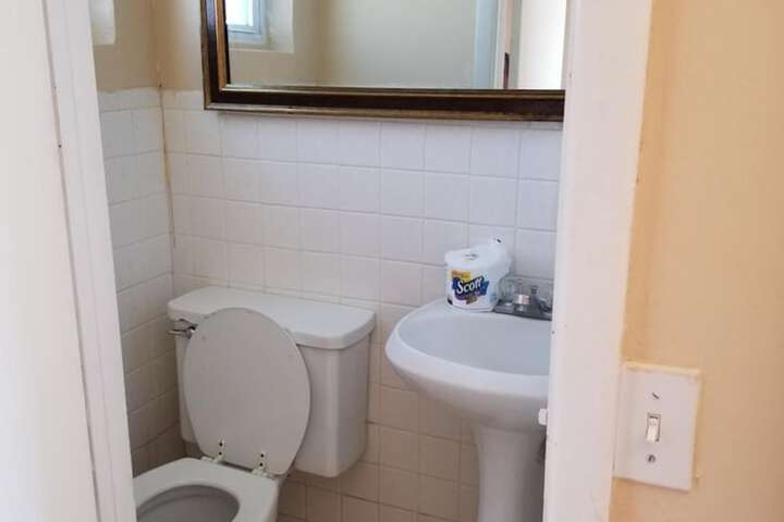 Room 16 of 28