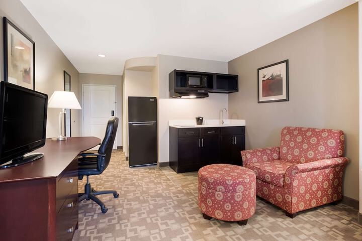 Room 11 of 30
