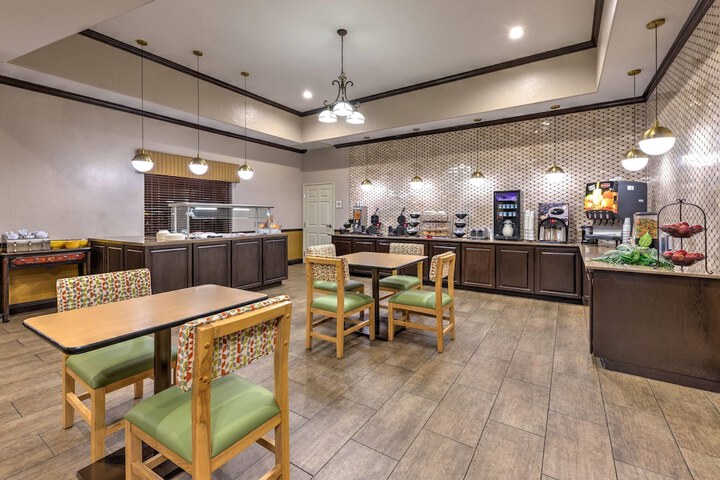 La Quinta Inn & Suites by Wyndham Marble Falls