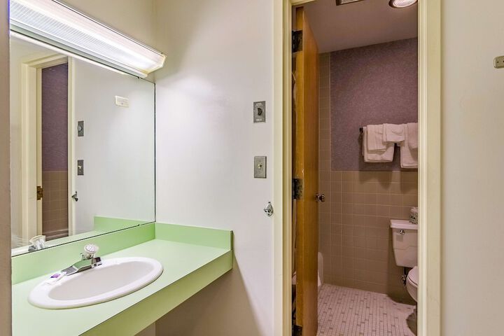 Room 20 of 44