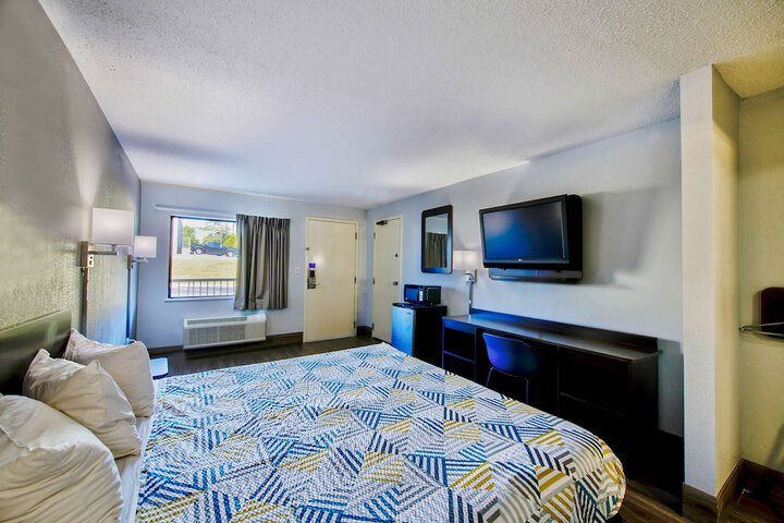 Room 33 of 35
