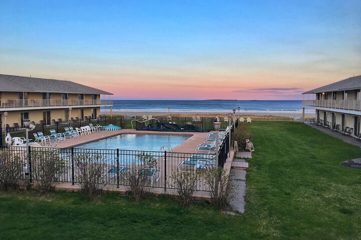 Friendship Oceanfront Suites