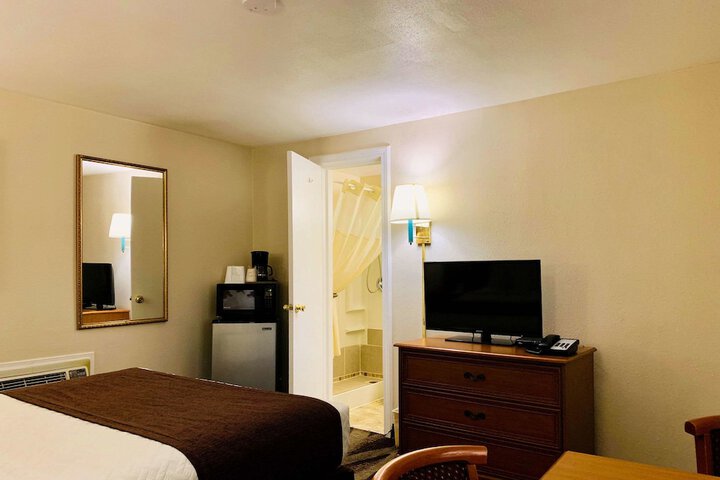 Room 7 of 44