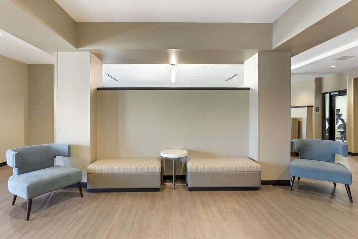 Hotel Interior 10 of 32