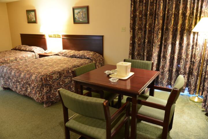 Room 18 of 33