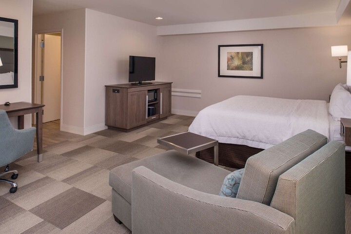 Room 25 of 53