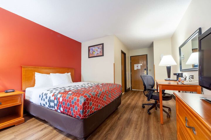 Room 9 of 30