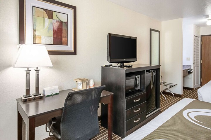 Room 15 of 32
