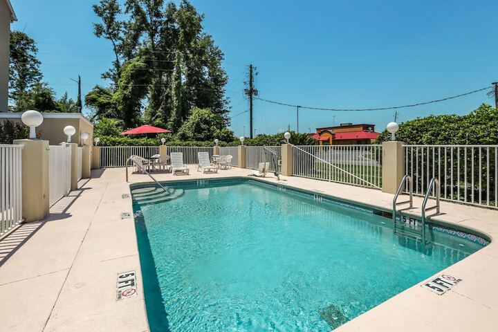 Pool 9 of 35