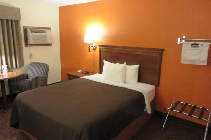 AmericInn by Wyndham Forest Lake