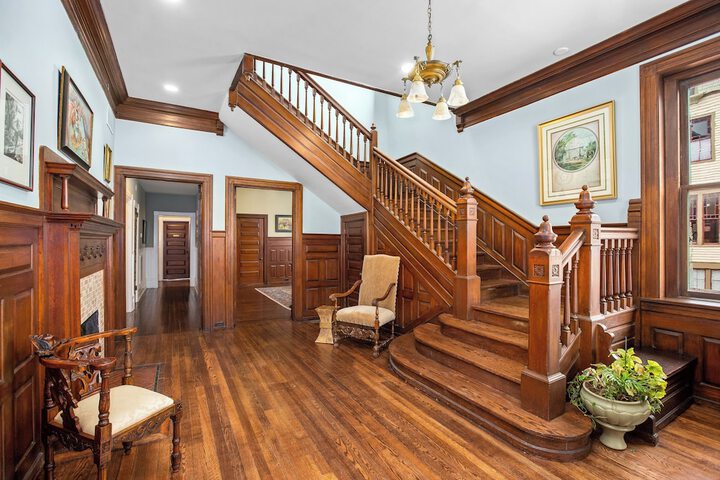 Hotel Interior 19 of 128