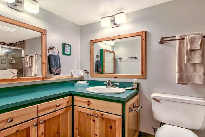 Room 10 of 22