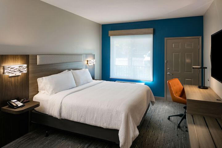 Room 50 of 71