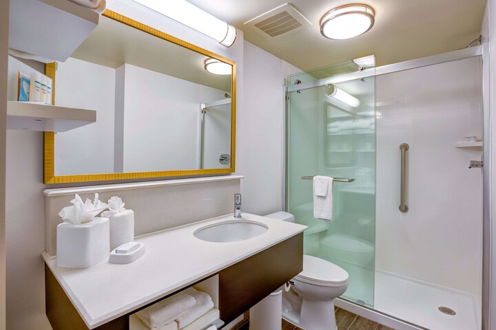 Hampton Inn Boston - Norwood