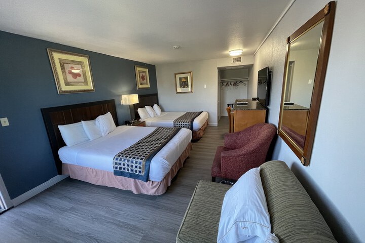 Pacific Inn