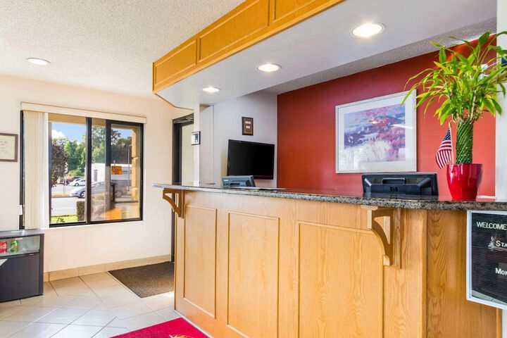 Econo Lodge Norwalk