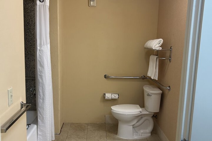 Room 31 of 40