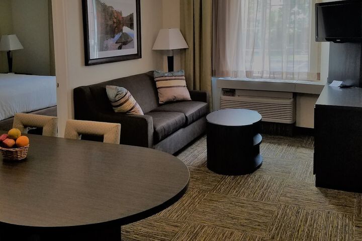 Room 28 of 38
