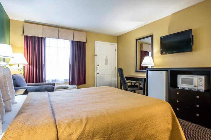 Room 11 of 20