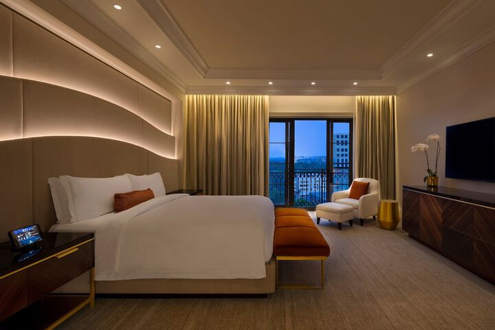 Room 28 of 115