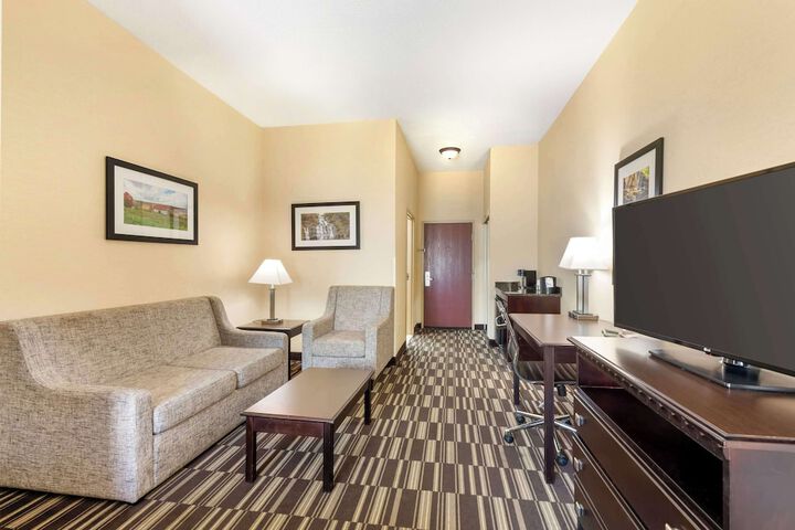 Best Western Plus Victor Inn & Suites