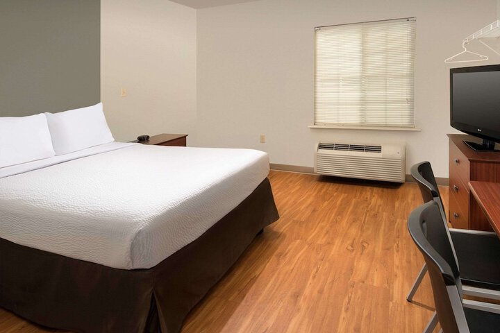 Room 28 of 35