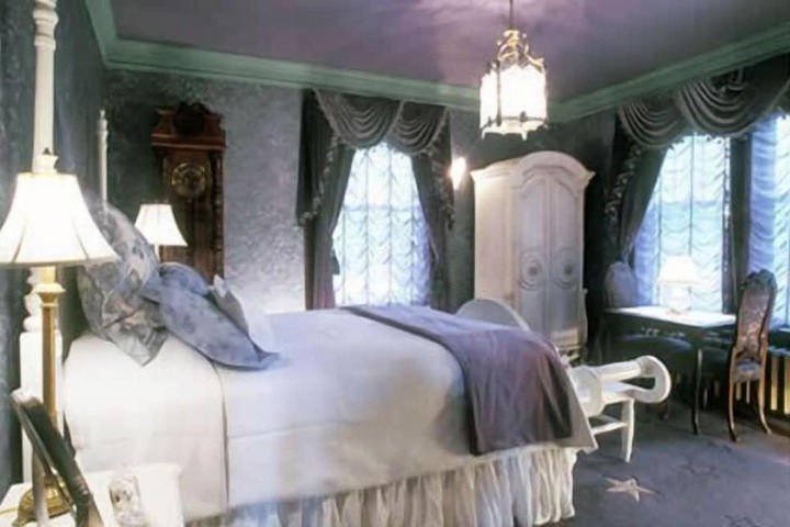 Room 6 of 20