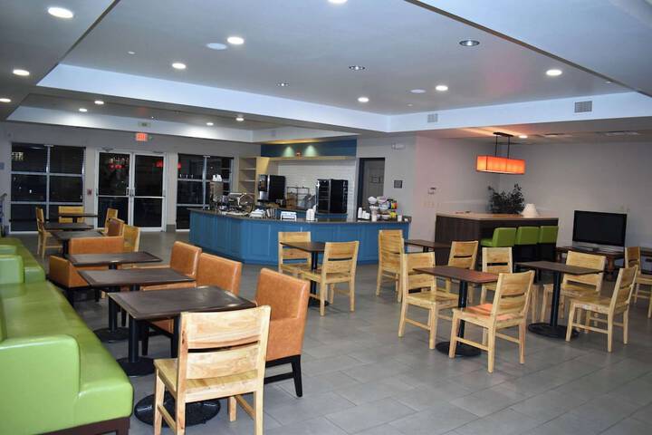 Country Inn & Suites by Radisson Hagerstown, MD