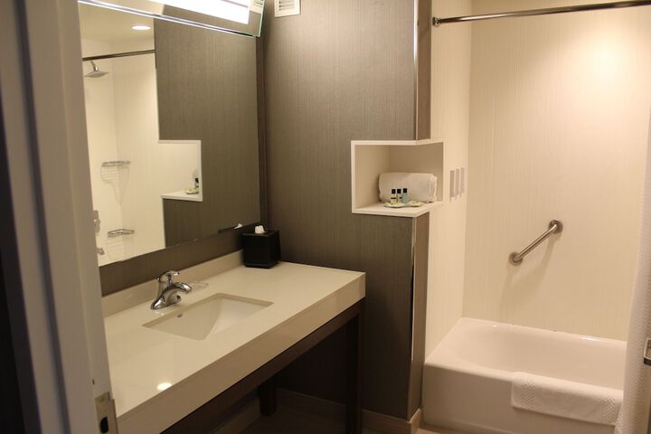 Room 50 of 74