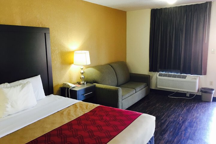 Econo Lodge Inn & Suites Matthews - Charlotte