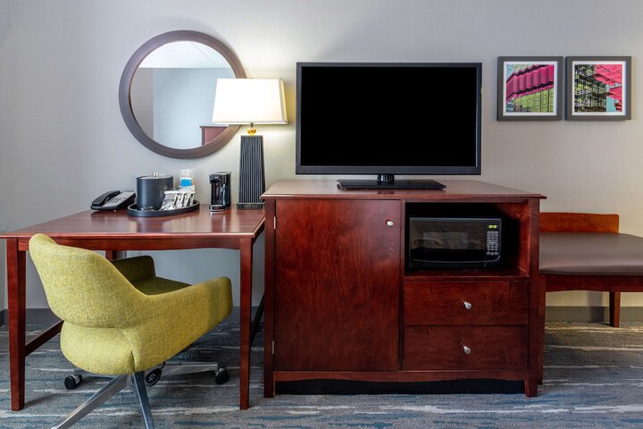 Room 9 of 42