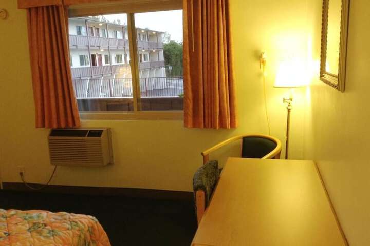 Room 19 of 21