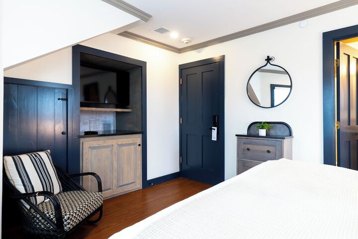 Room 11 of 40