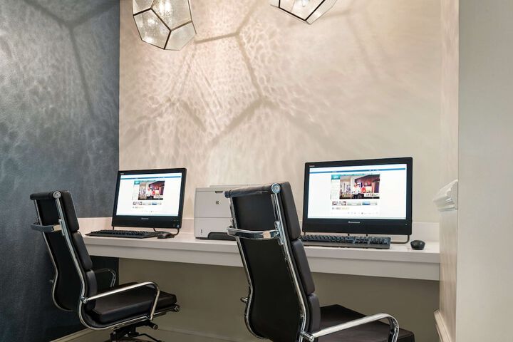 Business Center 26 of 26