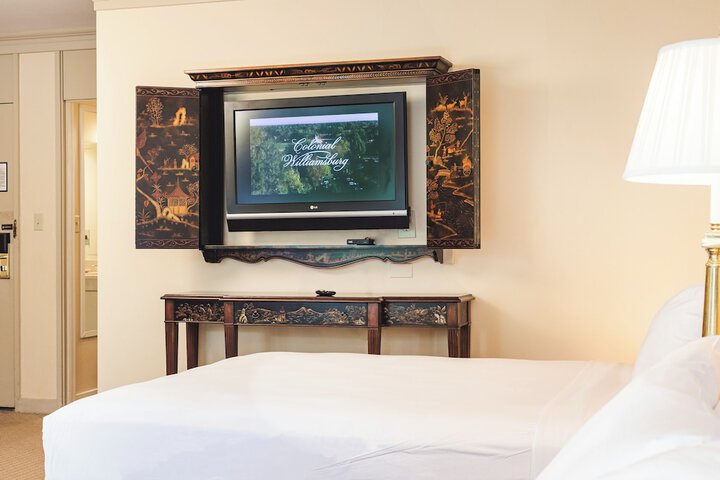 Room 27 of 48
