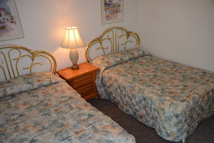 Room 32 of 66