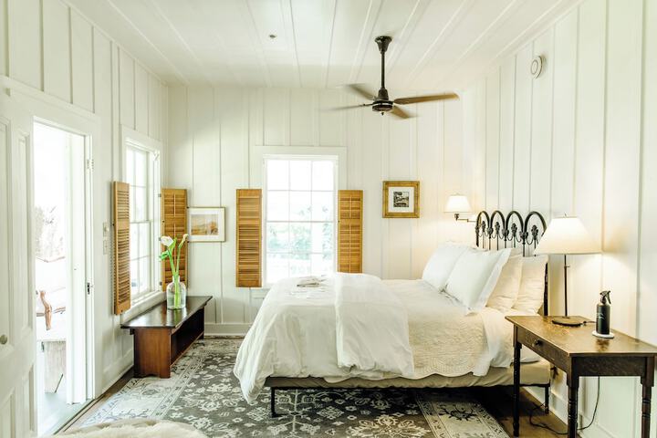 Room 43 of 74